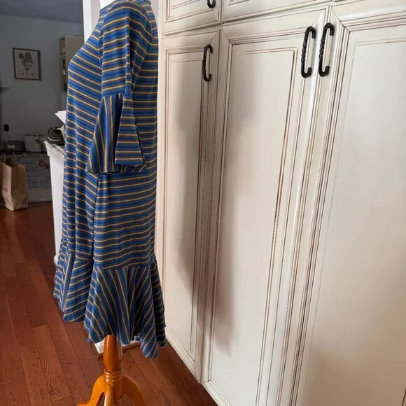 NWT LuLaRoe Maurine Dress Royal Blue, Slate Blue, and Medium Yellow Sz Medium - Picture 3 of 8